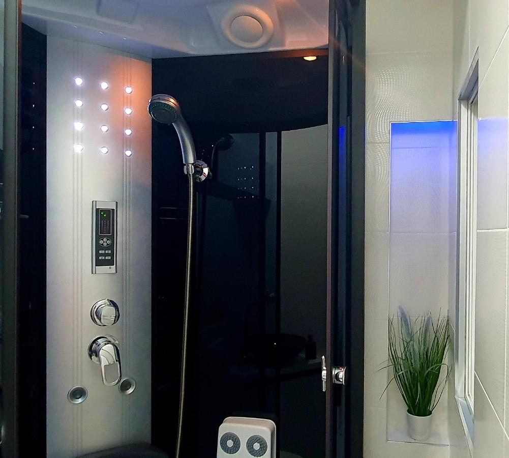 Jacuzzi Penthouse Apartment Матулі Екстер'єр фото