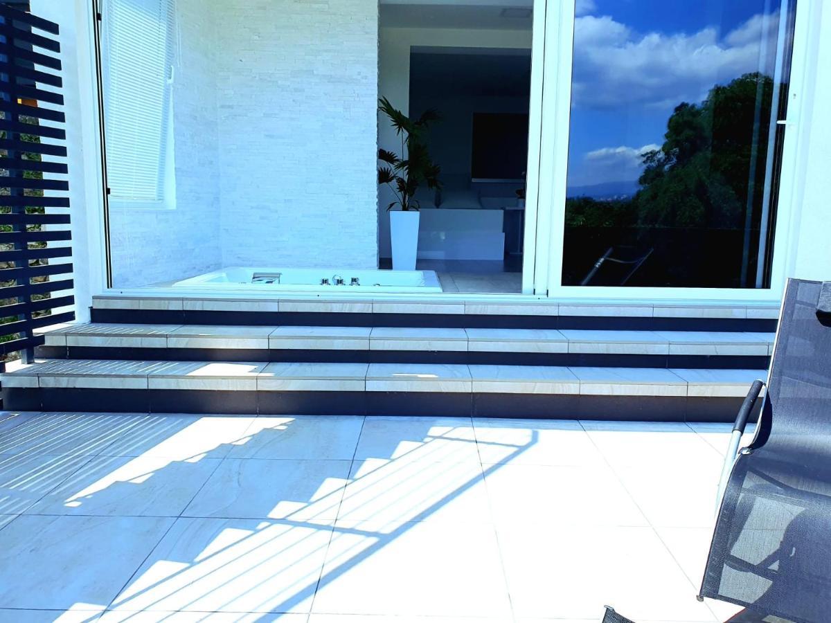 Jacuzzi Penthouse Apartment Матулі Екстер'єр фото