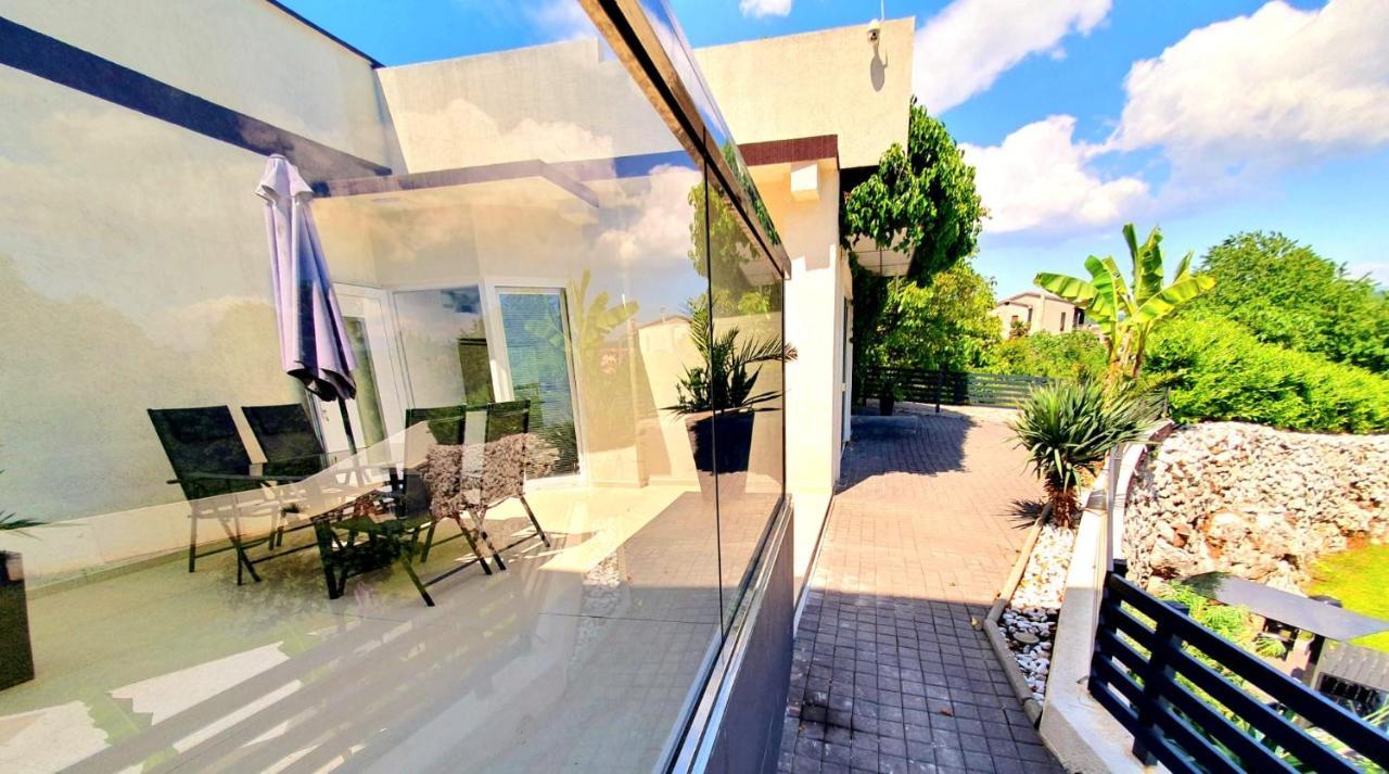 Jacuzzi Penthouse Apartment Матулі Екстер'єр фото