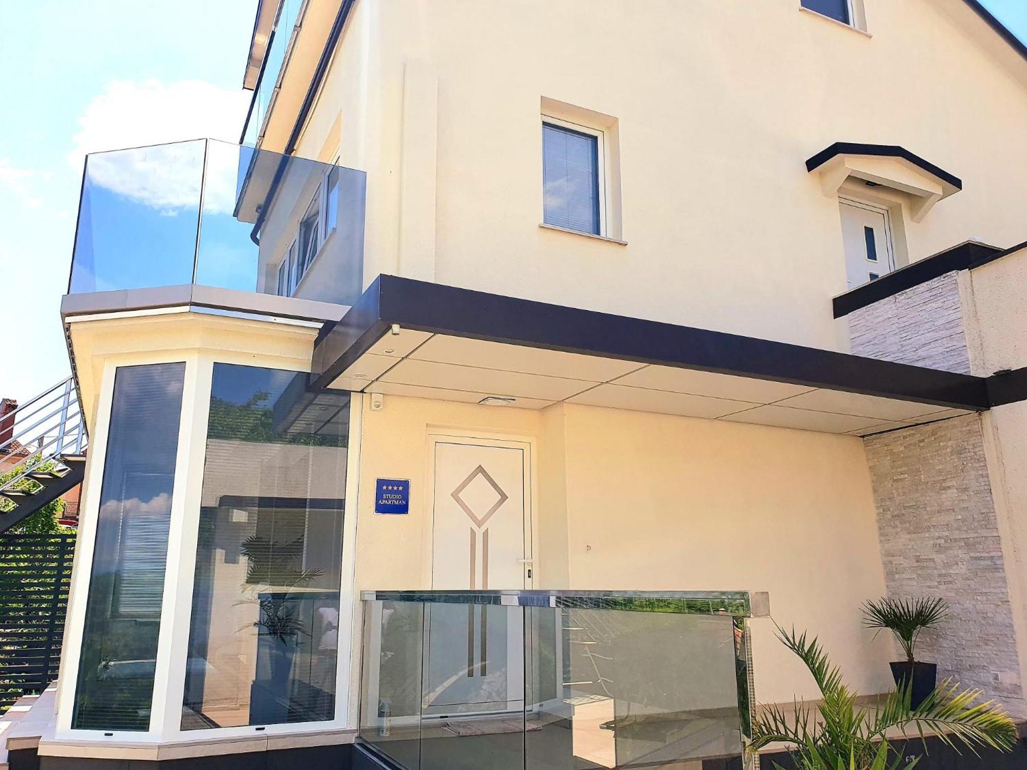 Jacuzzi Penthouse Apartment Матулі Екстер'єр фото