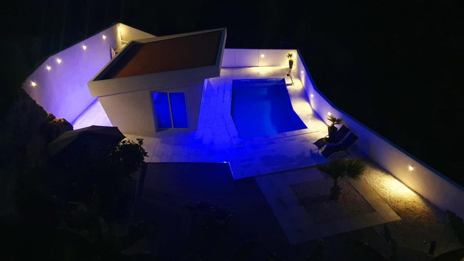 Jacuzzi Penthouse Apartment Матулі Екстер'єр фото