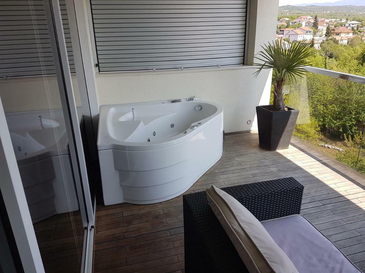 Jacuzzi Penthouse Apartment Матулі Екстер'єр фото